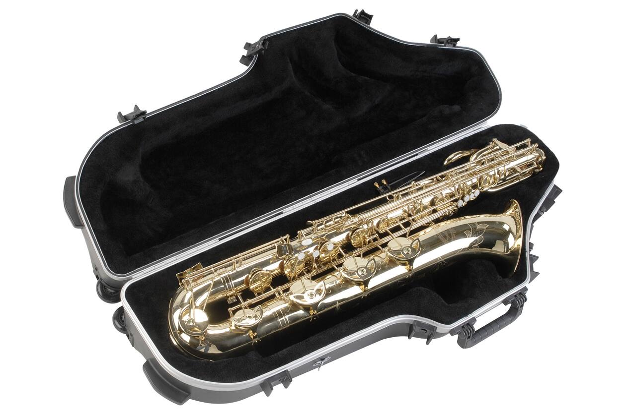 SKB - Contoured Pro Universele Bariton Saxofoon Koffer - met Wielen