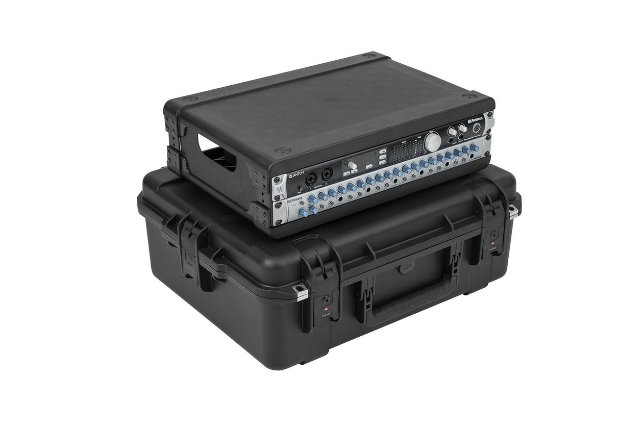 SKB - iSeries 3i-2217-8 - Waterdichte Koffer - Zwart - Verwijderbare 2U Diepe Rack