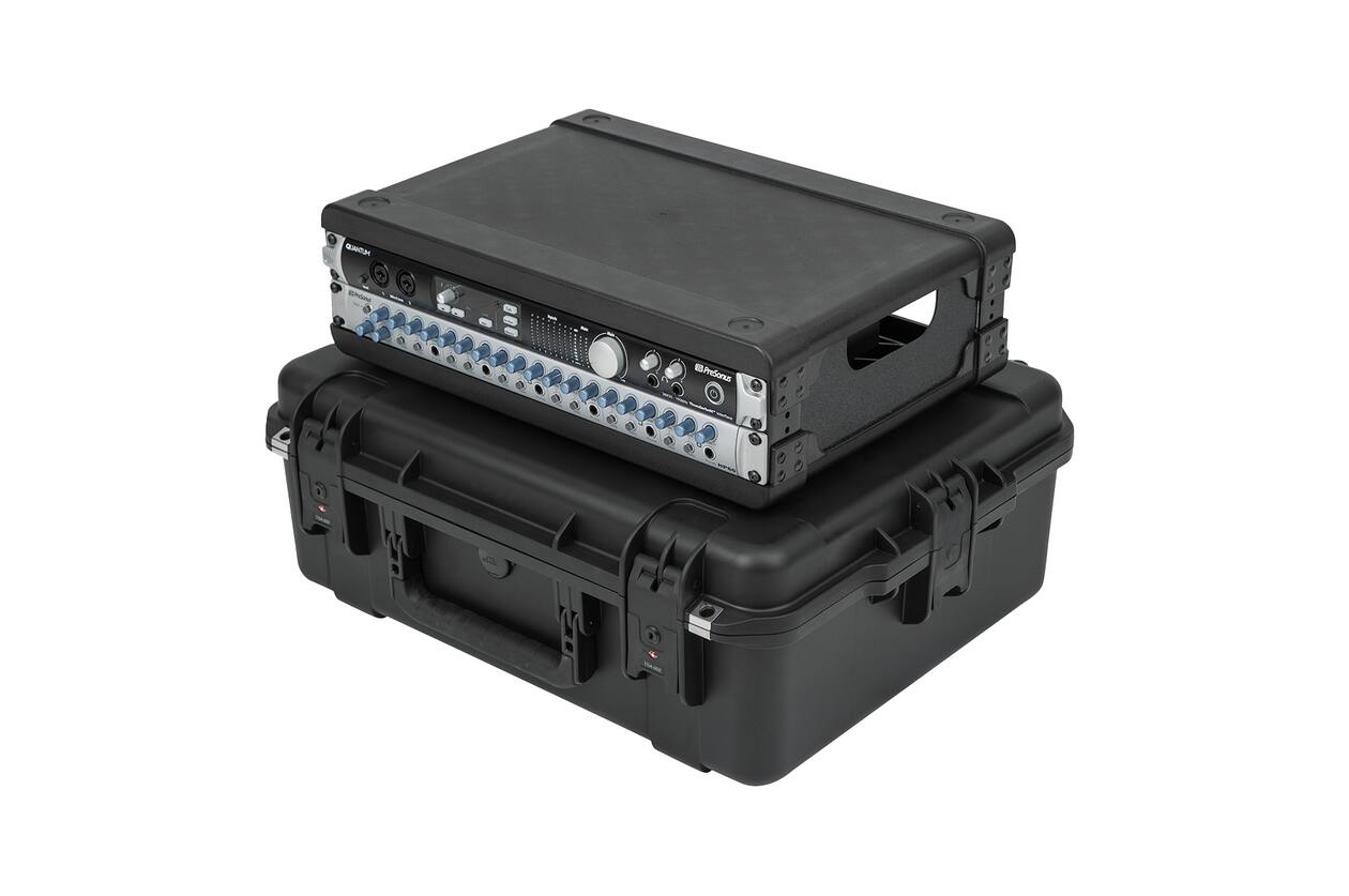 SKB - iSeries 3i-2217-8 - Waterdichte Koffer - Zwart - Verwijderbare 2U Diepe Rack