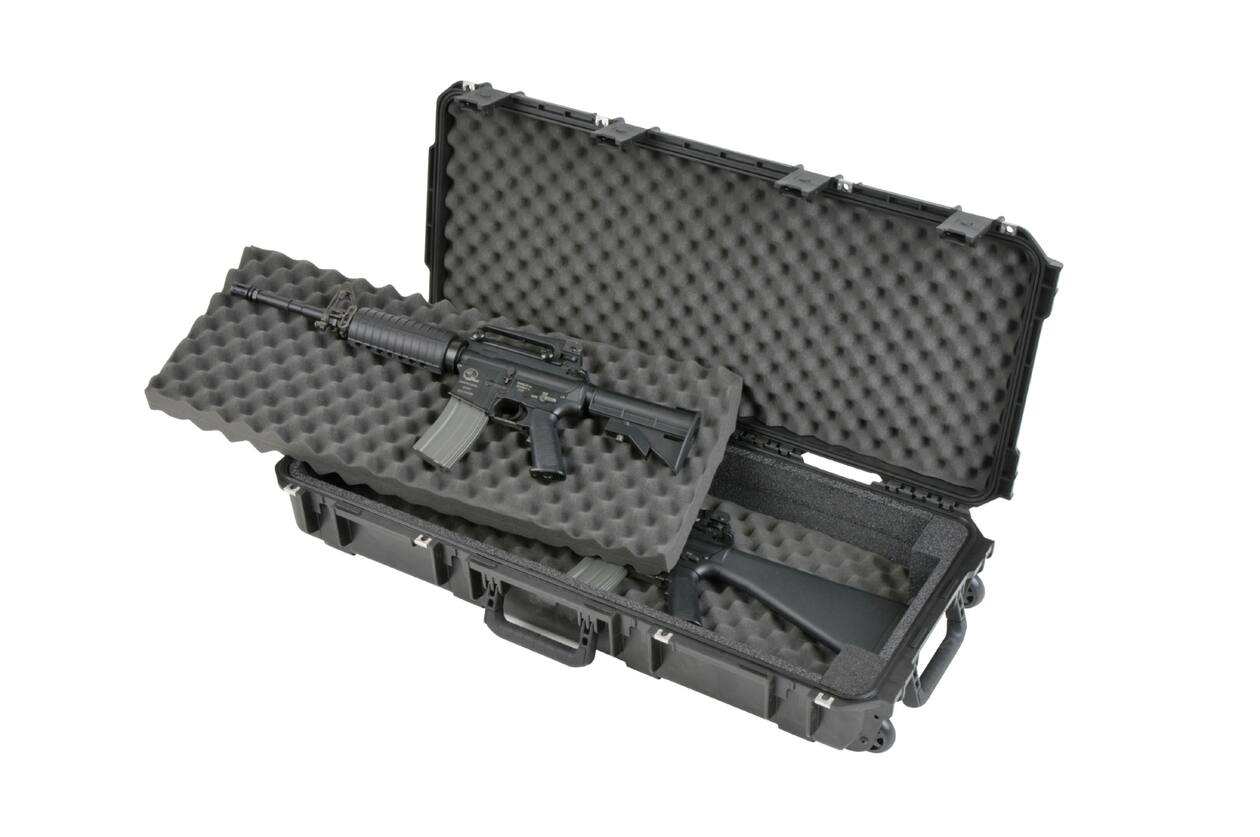 SKB - iSeries 3614-6 - Waterdichte Koffer - Zwart - Dubbele M4/Korte Geweer Inlay