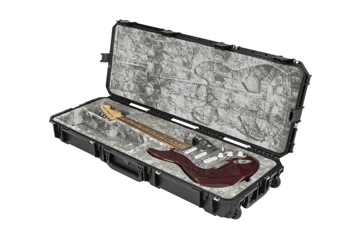 SKB - iSeries 4214-6 - Waterdichte Koffer - Zwart - Strat/Tele Gitaar Inlay