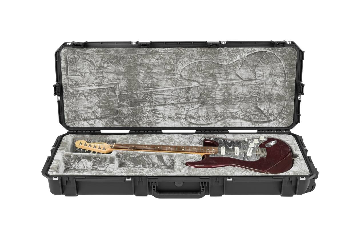 SKB - iSeries 4214-6 - Waterdichte Koffer - Zwart - Strat/Tele Gitaar Inlay