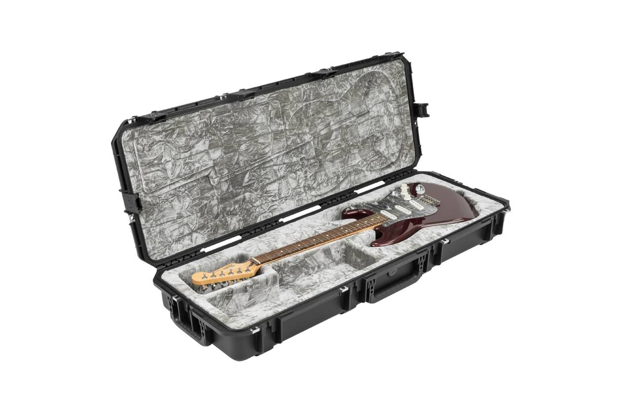 SKB - iSeries 4214-6 - Waterdichte Koffer - Zwart - Strat/Tele Gitaar Inlay