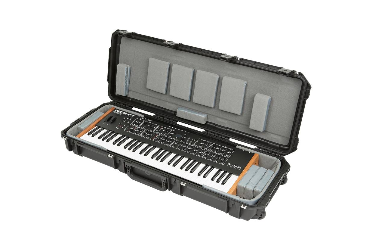 SKB - iSeries 4214-5 - Waterdichte Koffer - Zwart - Smalle 61-toetsen Keyboard Inlay