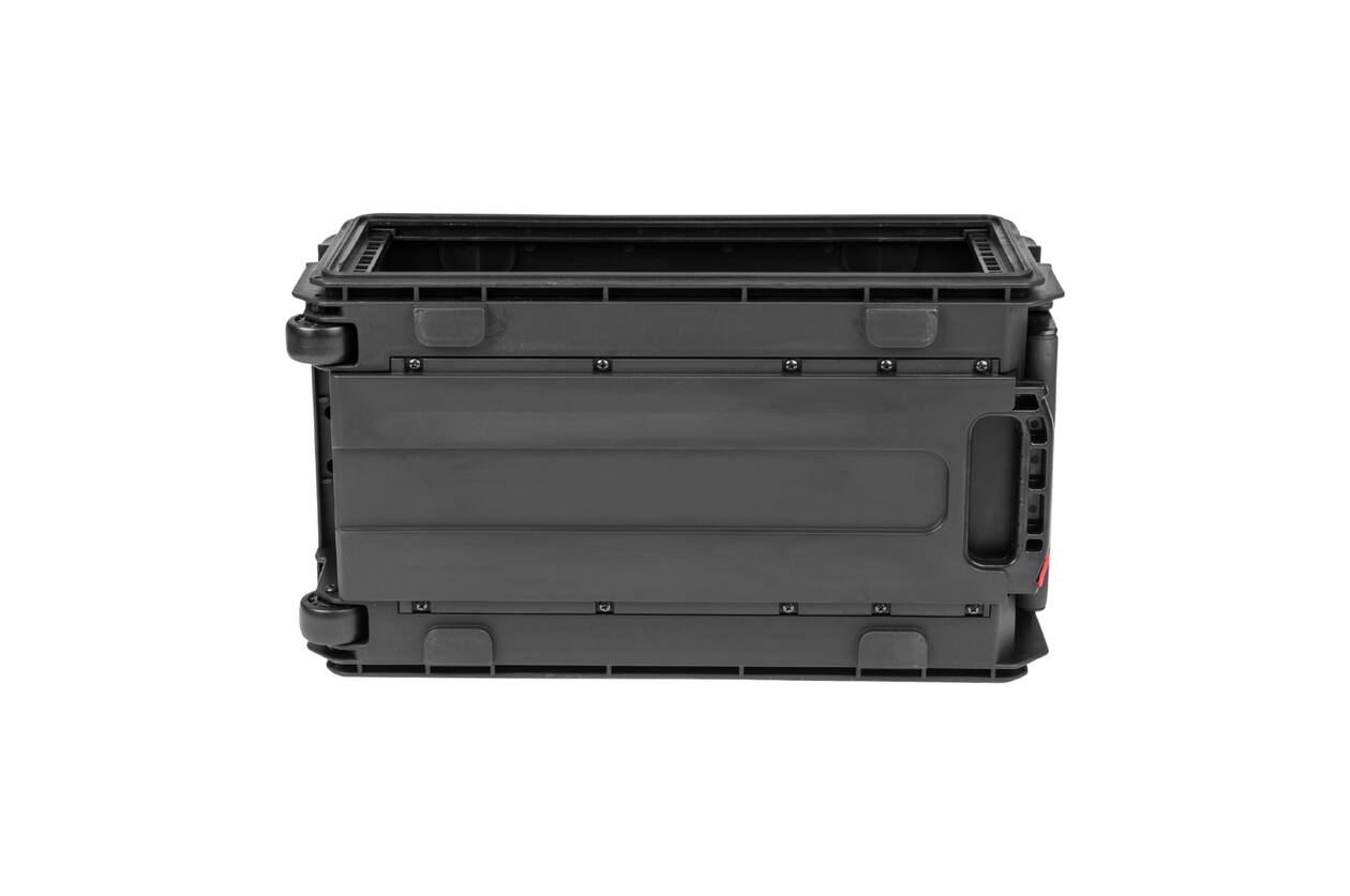 SKB - 4U Injectiegegoten - 28 cm Diepe Rack - met Wielen en Handvat