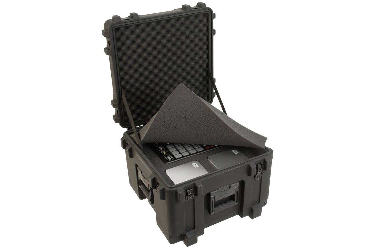 SKB - rSeries 1919-14 - Waterdichte Koffer - Zwart - met Wielen - Plukschuim