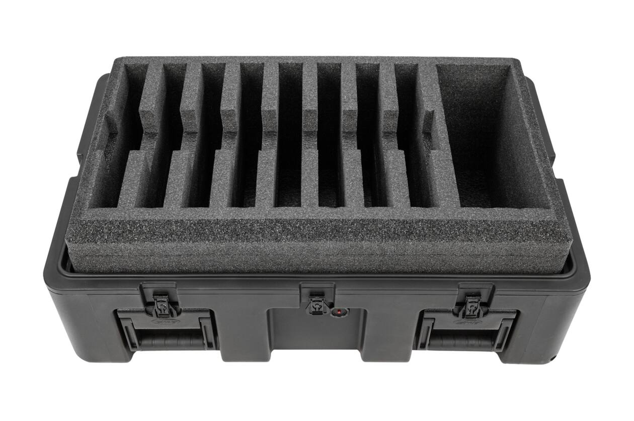 SKB - rSeries - Acht Laptops & Eén Groot Accessoirevak Koffer