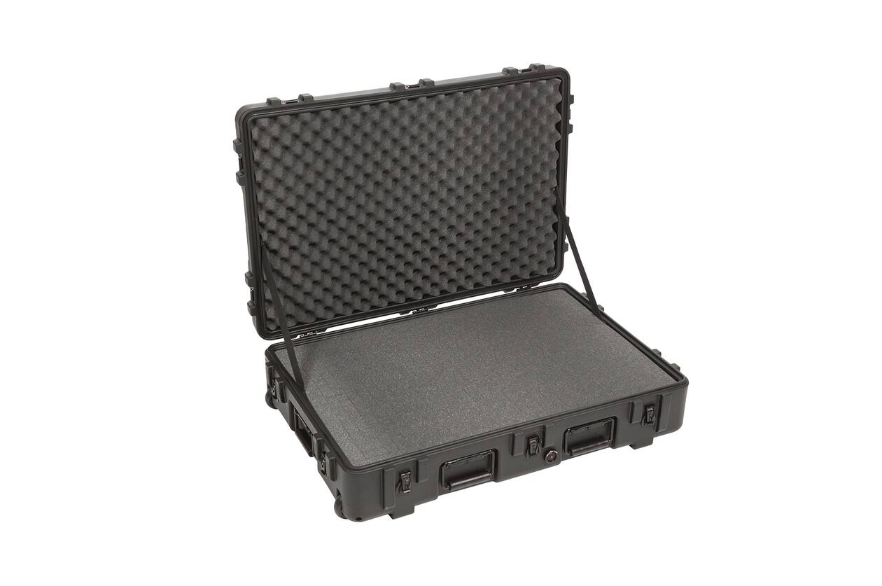 SKB - rSeries 3221-7 - Waterdichte Koffer - Zwart - met Wielen - Plukschuim