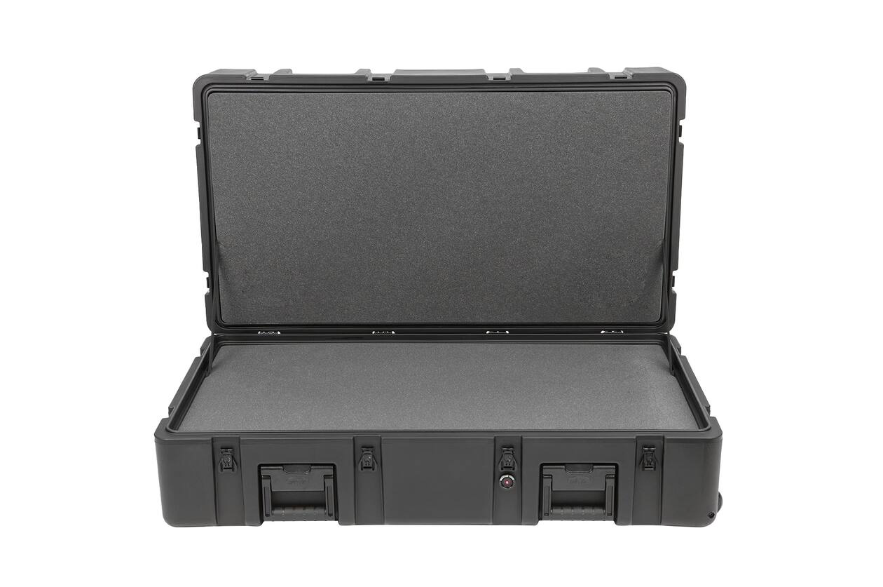 SKB - rSeries 4222-14 - Waterdichte Koffer - Zwart - met Wielen - Gelaagd Schuim
