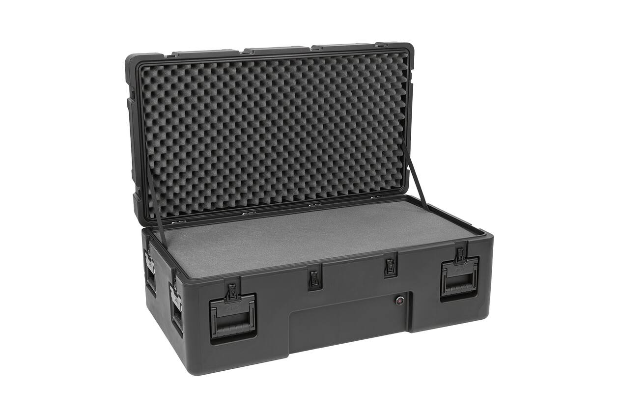 SKB - rSeries 4222-15 - Waterdichte Koffer - Zwart - met Wielen - Gelaagd Schuim